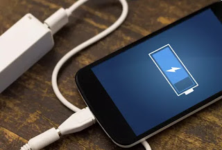 夜に電話を充電する